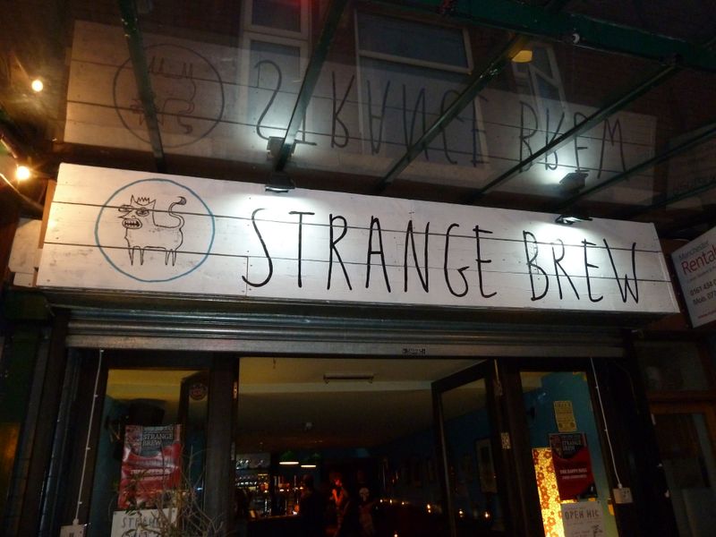 Strange Brew. (Pub, External). Published on 17-06-2014 