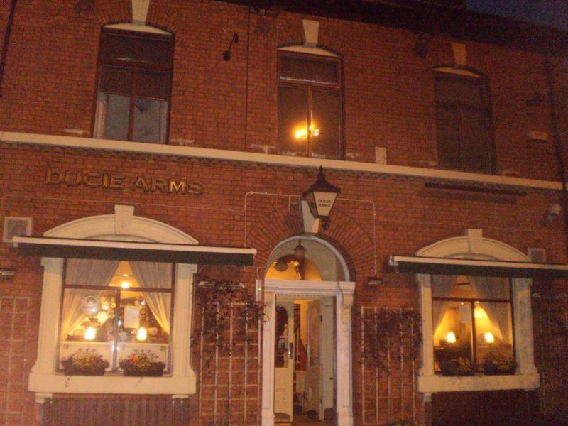 Ducie Arms - Exterior - April 2013.JPG. (Pub). Published on 01-01-2013