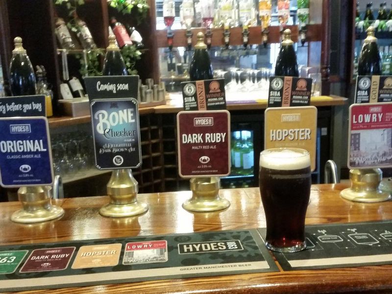 Five handpumps on the bar (September 2023). Published on 07-09-2023 