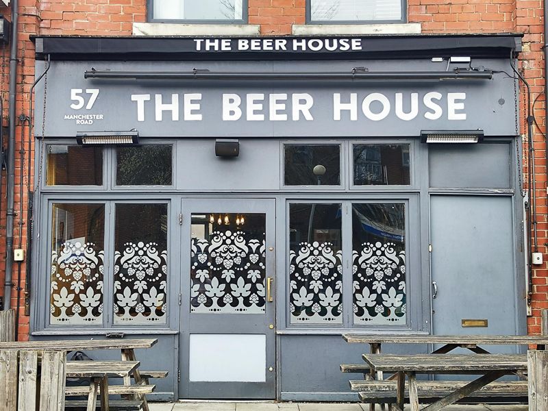 External with canopy raised. (Pub, External). Published on 30-03-2026 