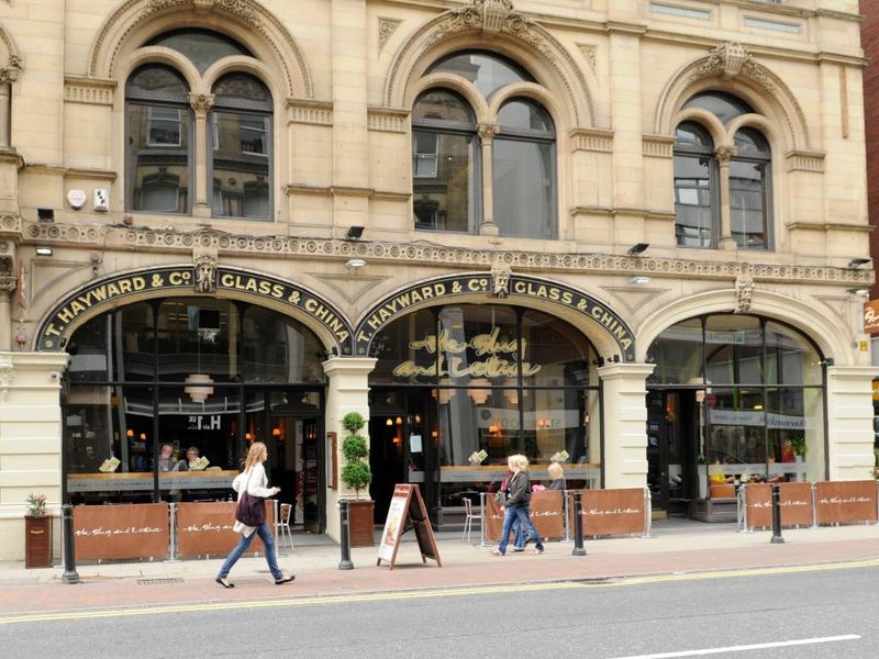 Slug and Lettuce_Man_Deansgate_Aug 2011.jpg. (Pub). Published on 01-08-2011 