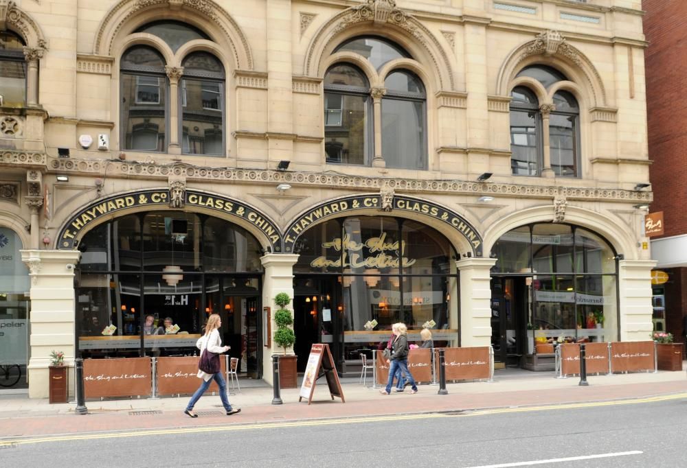 Slug and Lettuce_Man_Deansgate_Aug 2011.jpg. (Pub). Published on 01-08-2011
