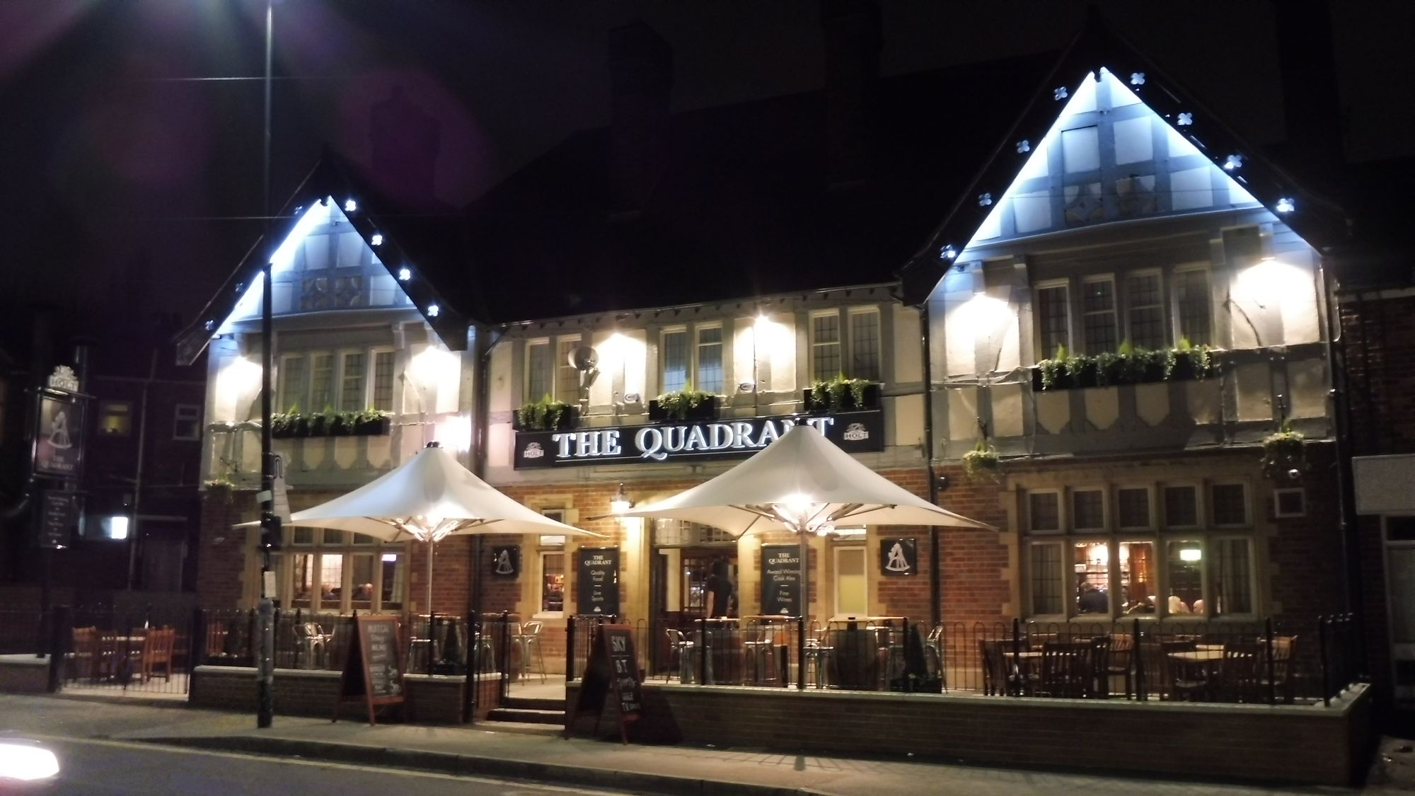 Quadrant - Firswood. (Pub). Published on 24-02-2017
