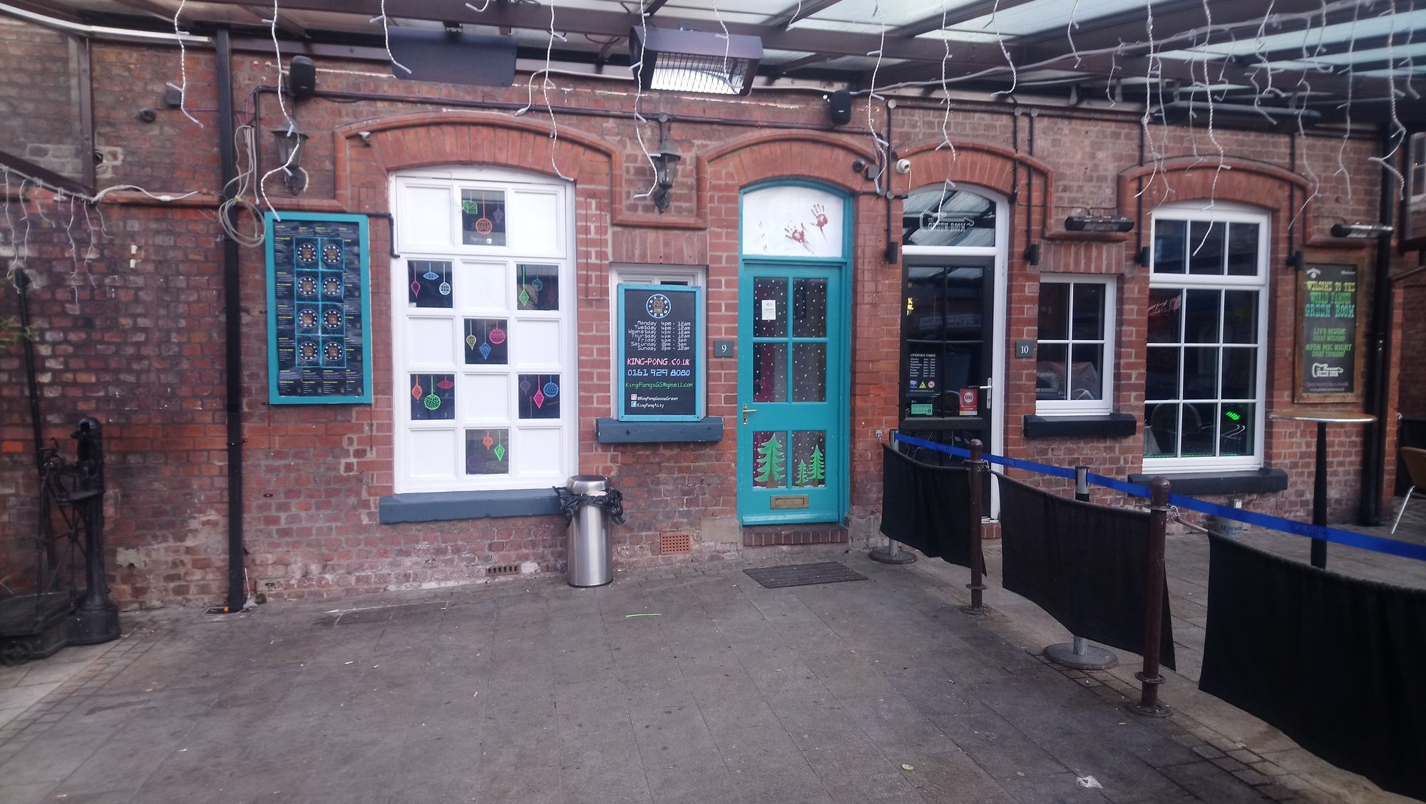 Outside. (Pub). Published on 31-12-2019
