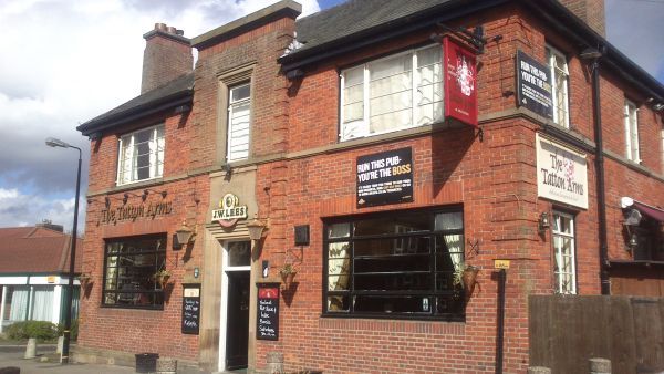 Tatton Arms - Altrincham - - May 2013 -Front. (Pub). Published on 29-04-2013