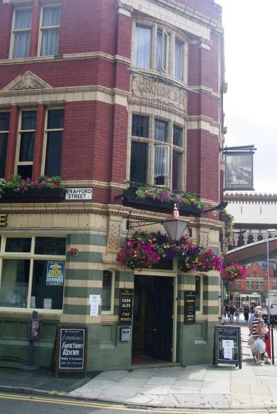 Deansgate - Manchester. (Pub). Published on 11-10-2012