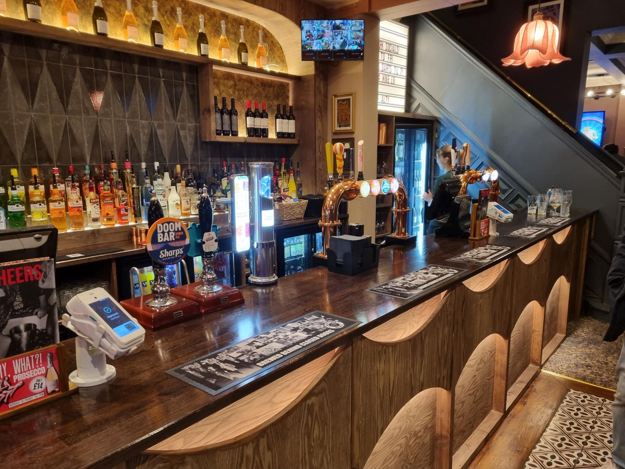 Bar. (Bar). Published on 07-02-2026