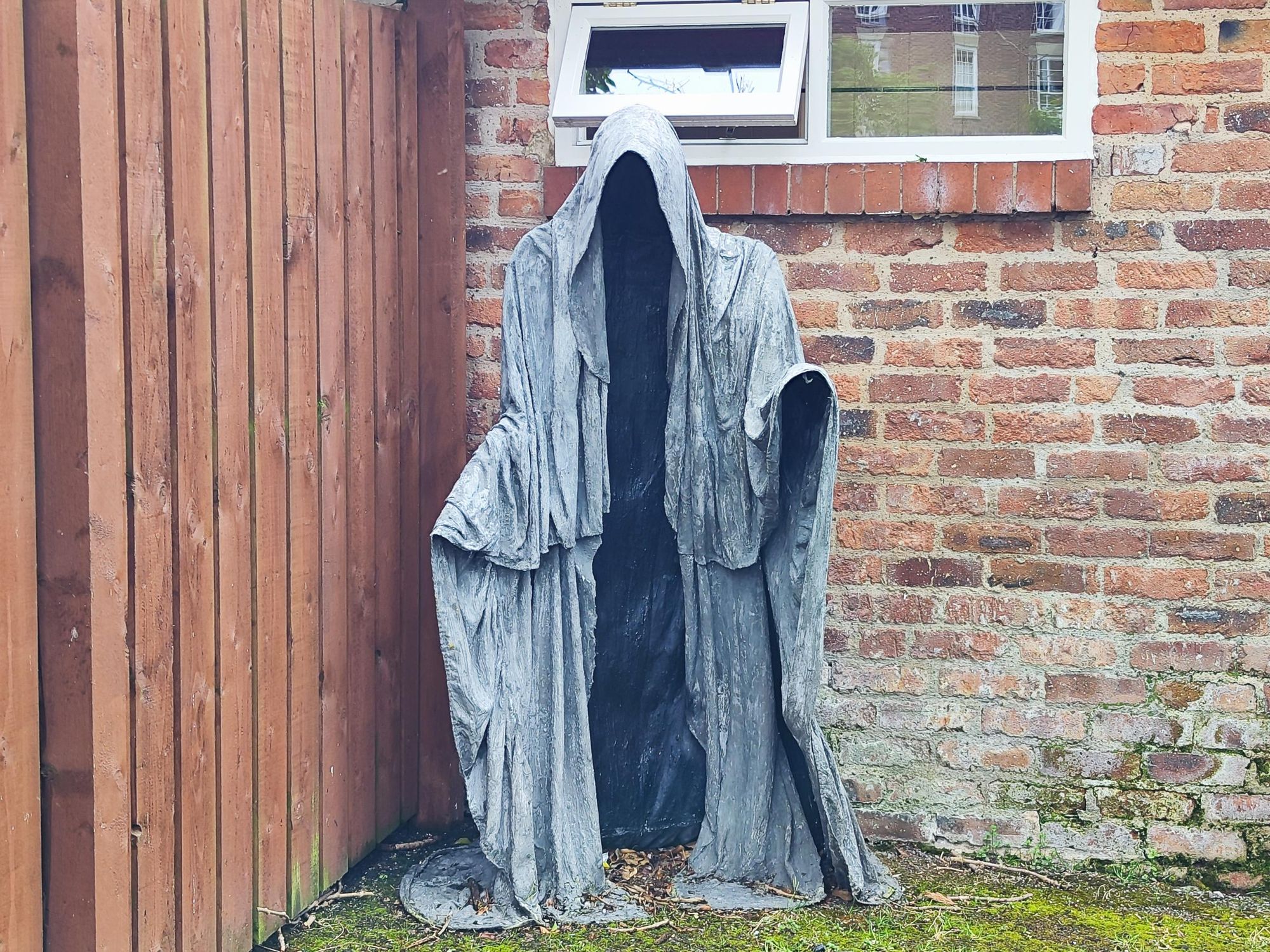 Guarding the pub entrance - work of a local artist. Published on 10-05-2026