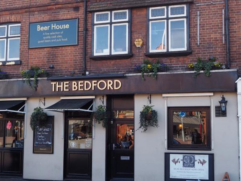 Vale Road aspect. (Pub, External). Published on 06-03-2015 