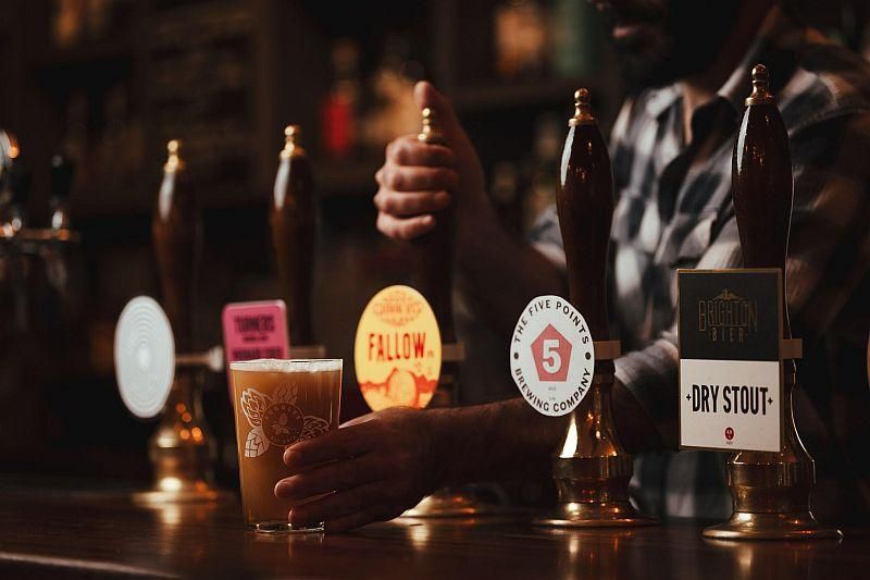 (Pub, Bar). Published on 25-10-2023
