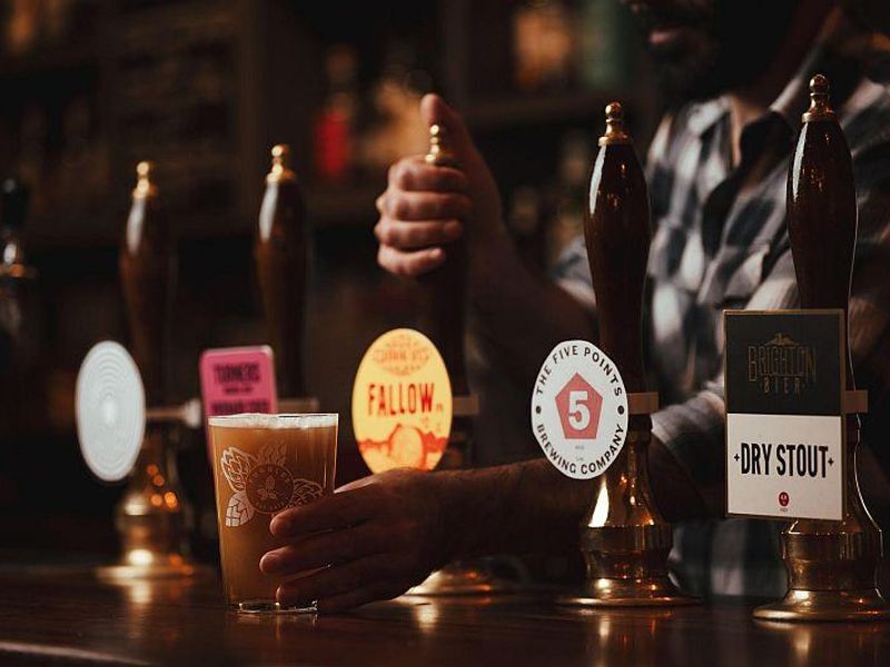 (Pub, Bar). Published on 25-10-2023 