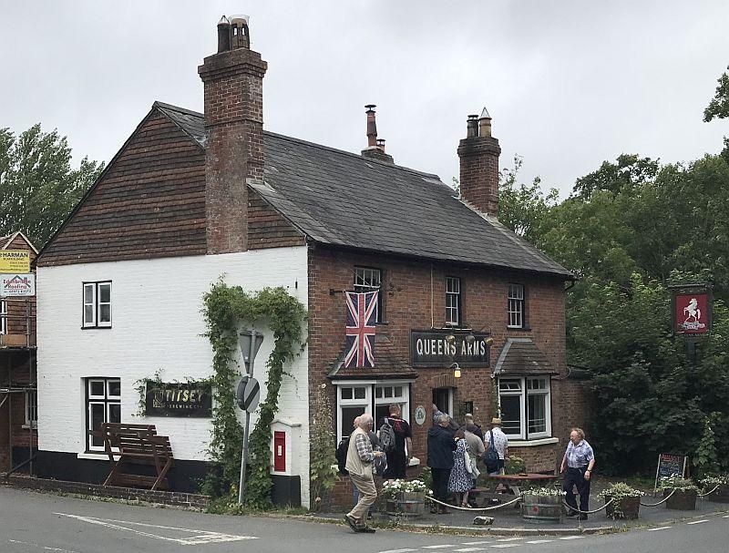 Weekly Wind Up entering pub on 19 August 2024. Published on 25-08-2024