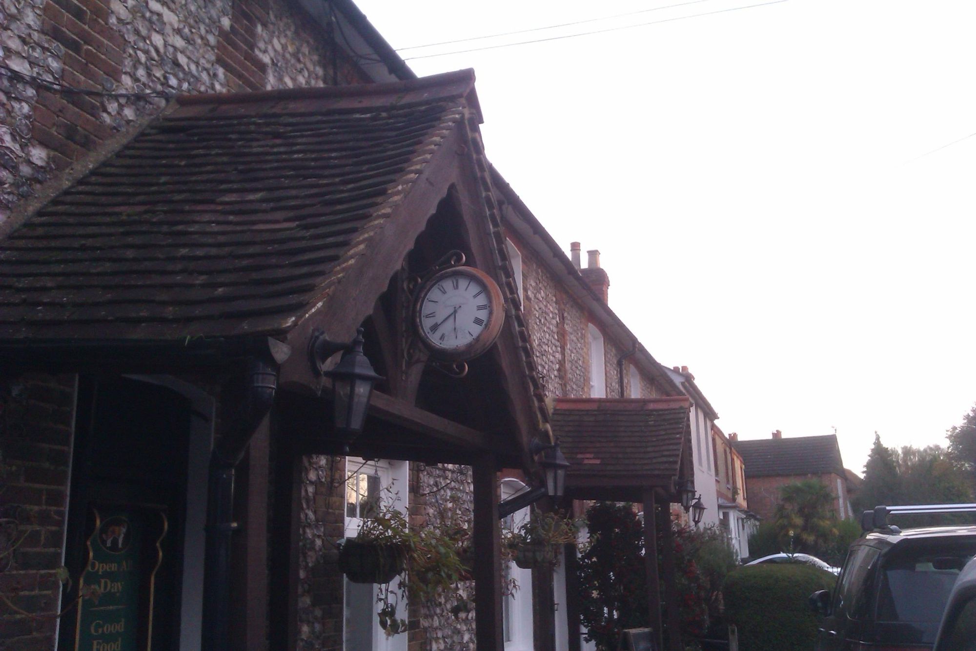 Street entrance clock. (External). Published on 15-12-2022