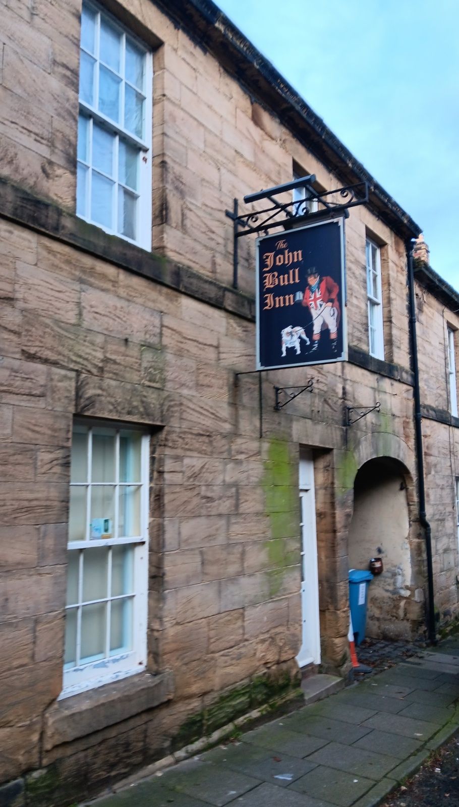 (Pub, External, Sign). Published on 01-01-1970