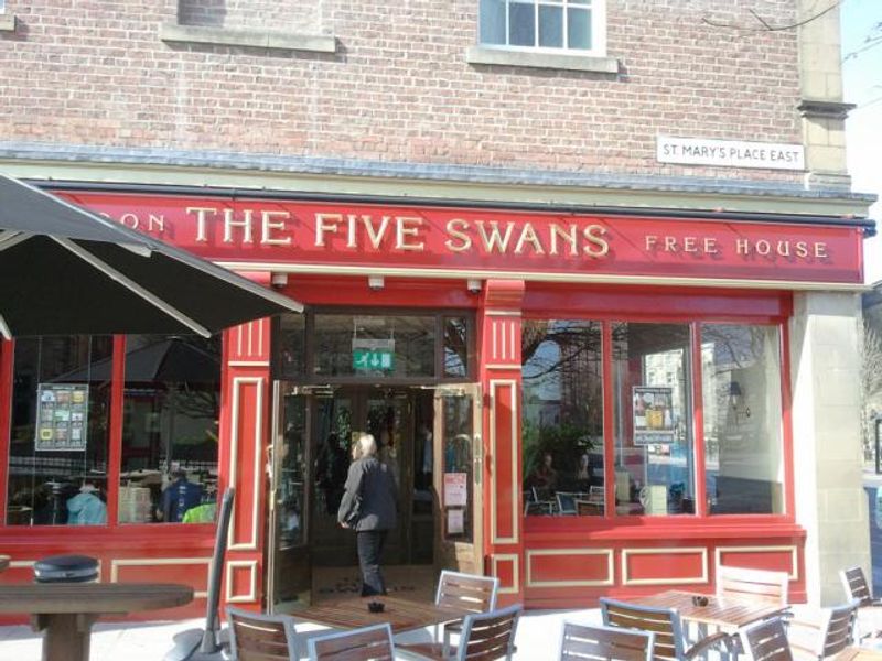 Five Swans. (Pub, External, Key). Published on 27-03-2011 