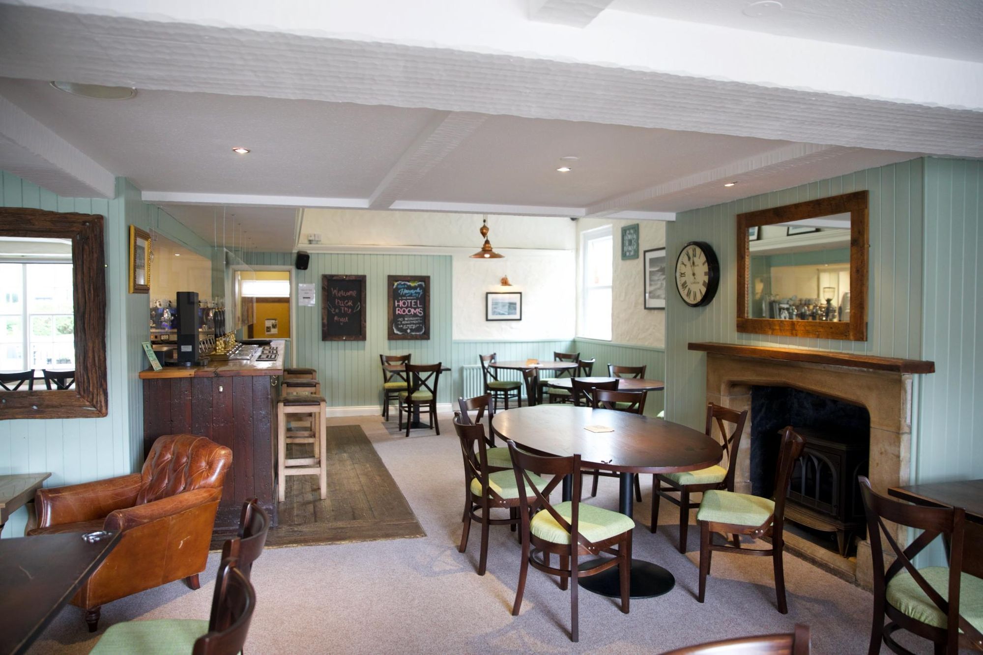 (Pub, Restaurant). Published on 01-01-1970