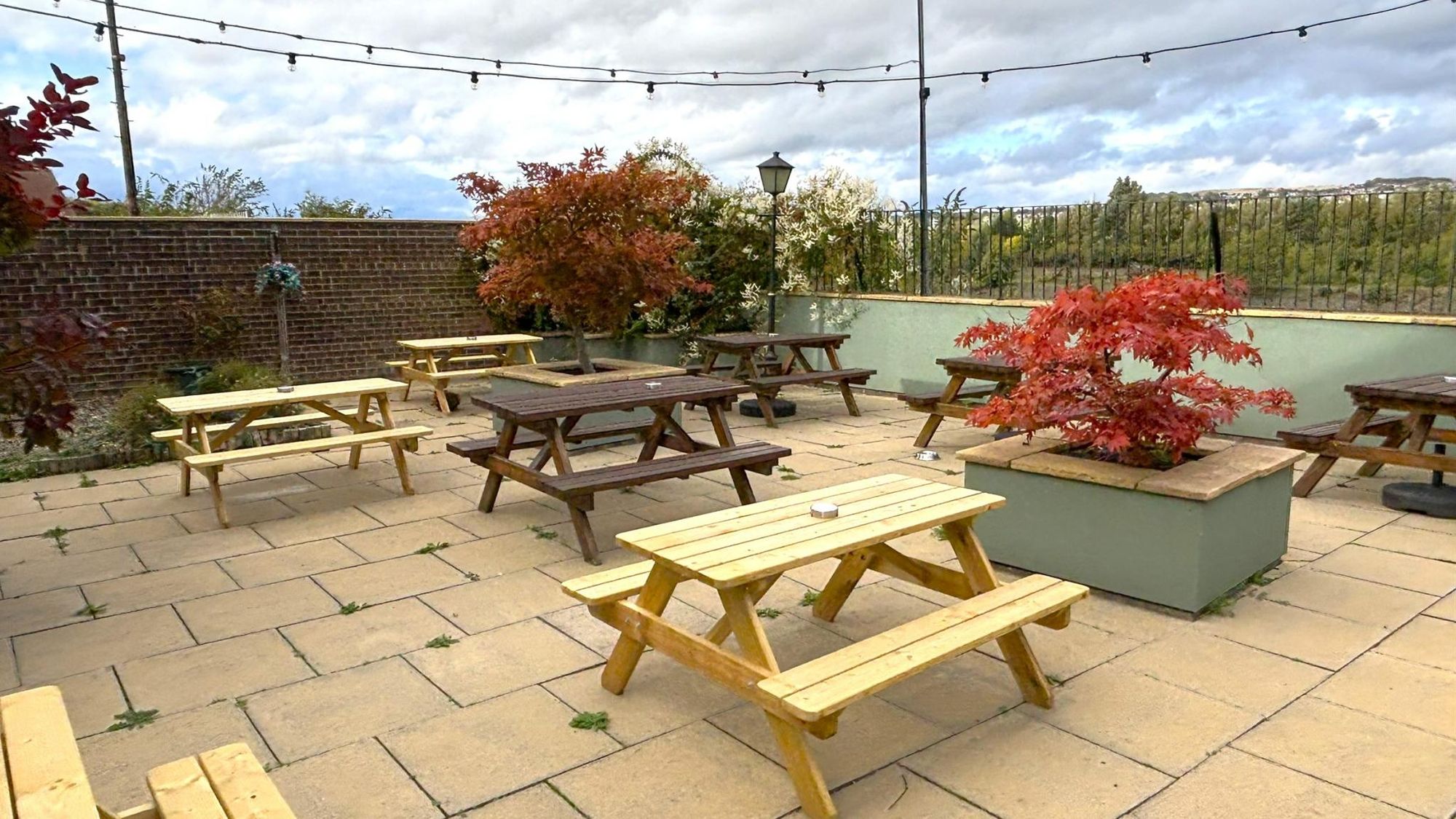 (Pub, Garden). Published on 04-10-2026