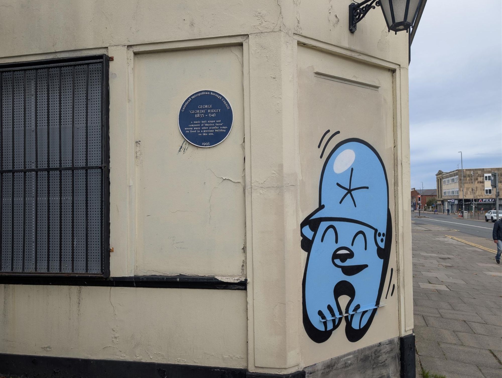 Blue Plaque. (Pub, External). Published on 04-10-2026