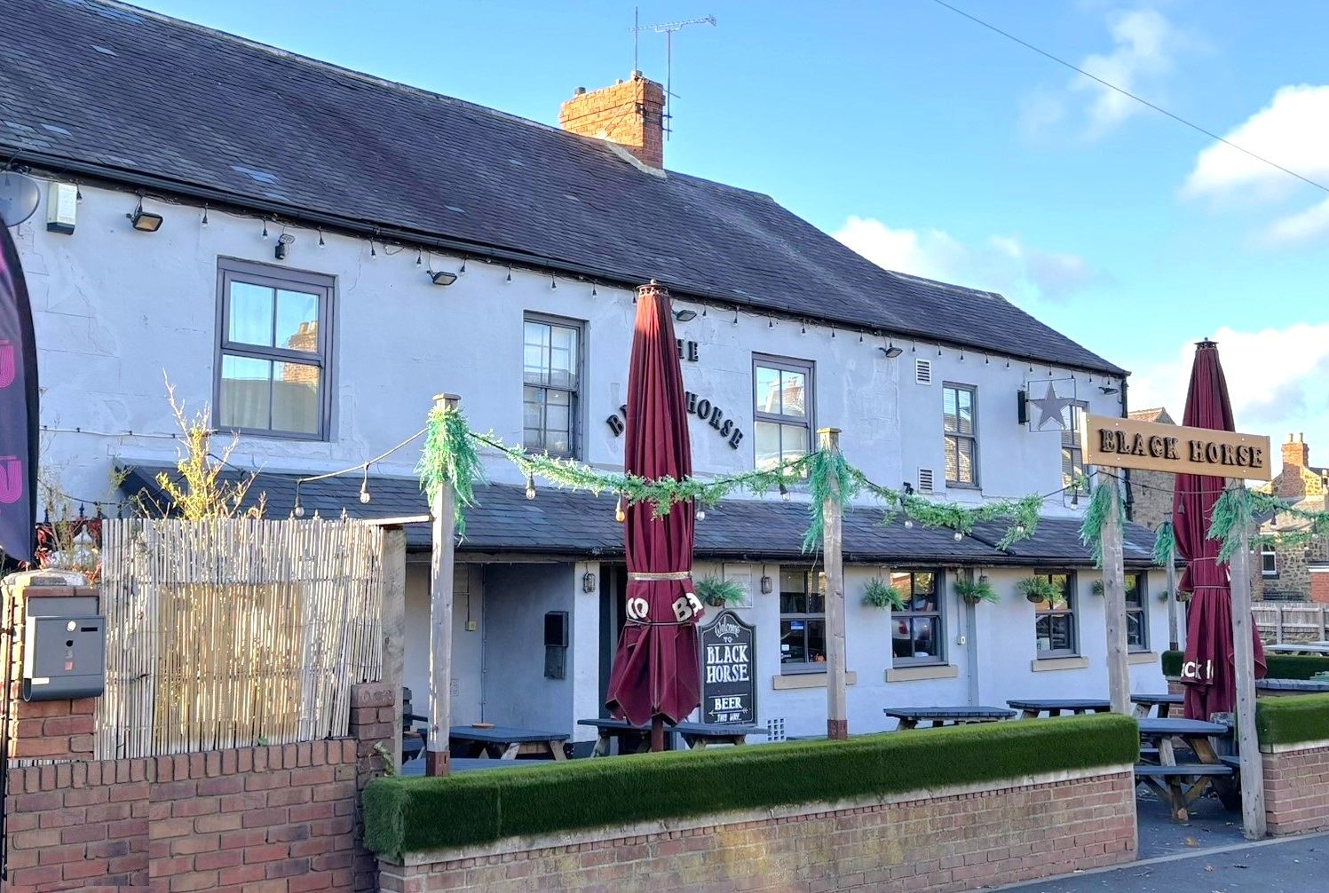 (Pub, Bar, Key). Published on 01-01-1970