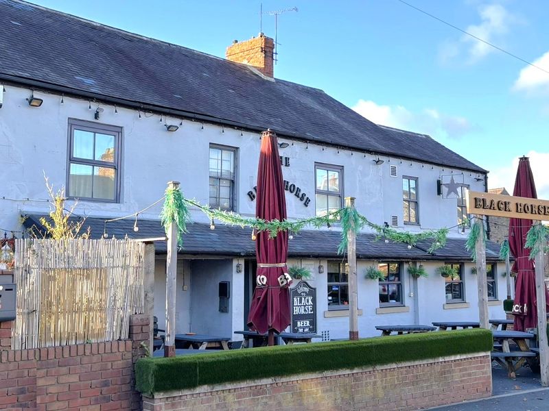 (Pub, Bar, Key). Published on 01-01-1970