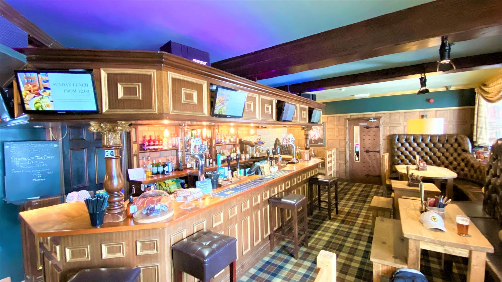 (Pub, Bar). Published on 01-01-1970