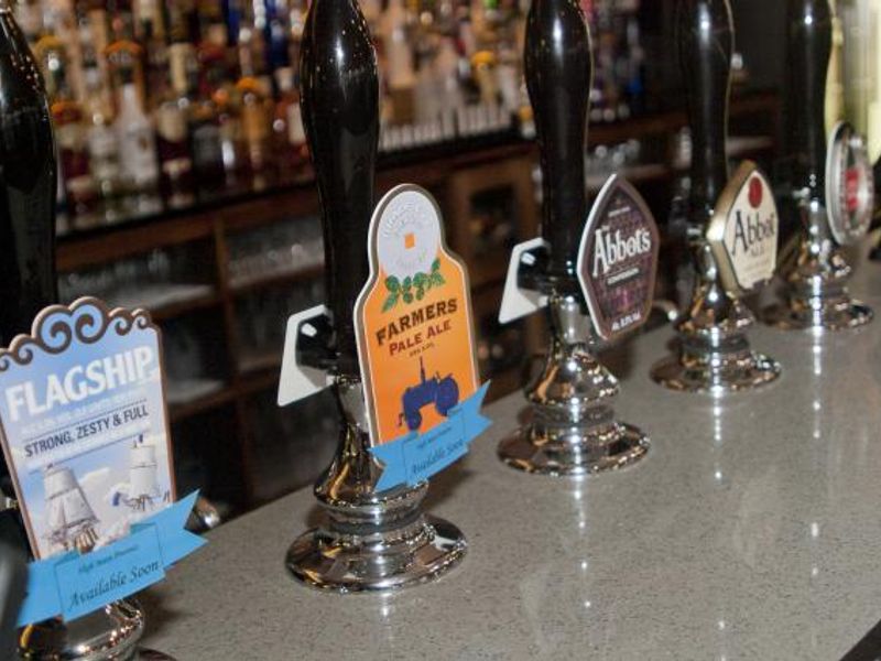 Handpulls on the bar in the High Main. (Pub, Festival, Bar, Key). Published on 18-10-2013