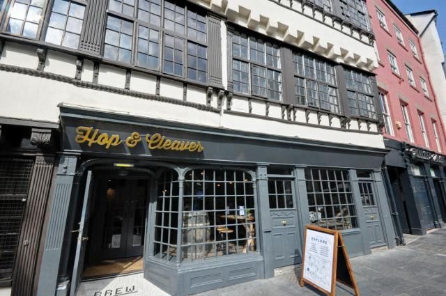 Hop & Cleaver. (Pub, External, Key). Published on 01-01-1970