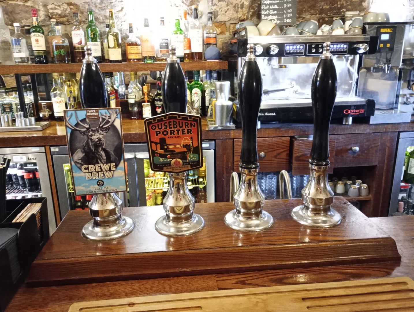 (Pub, Bar). Published on 01-01-1970