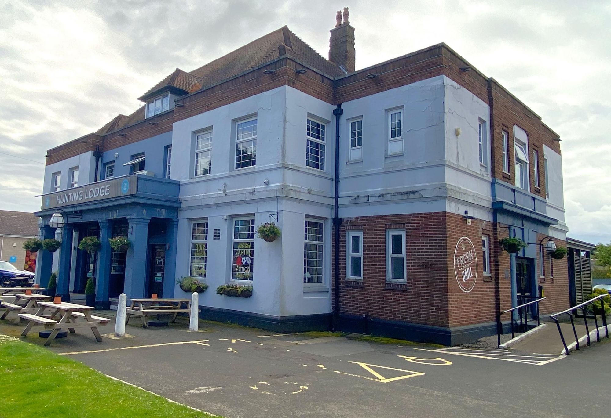 (Pub, External, Garden, Key). Published on 01-01-1970