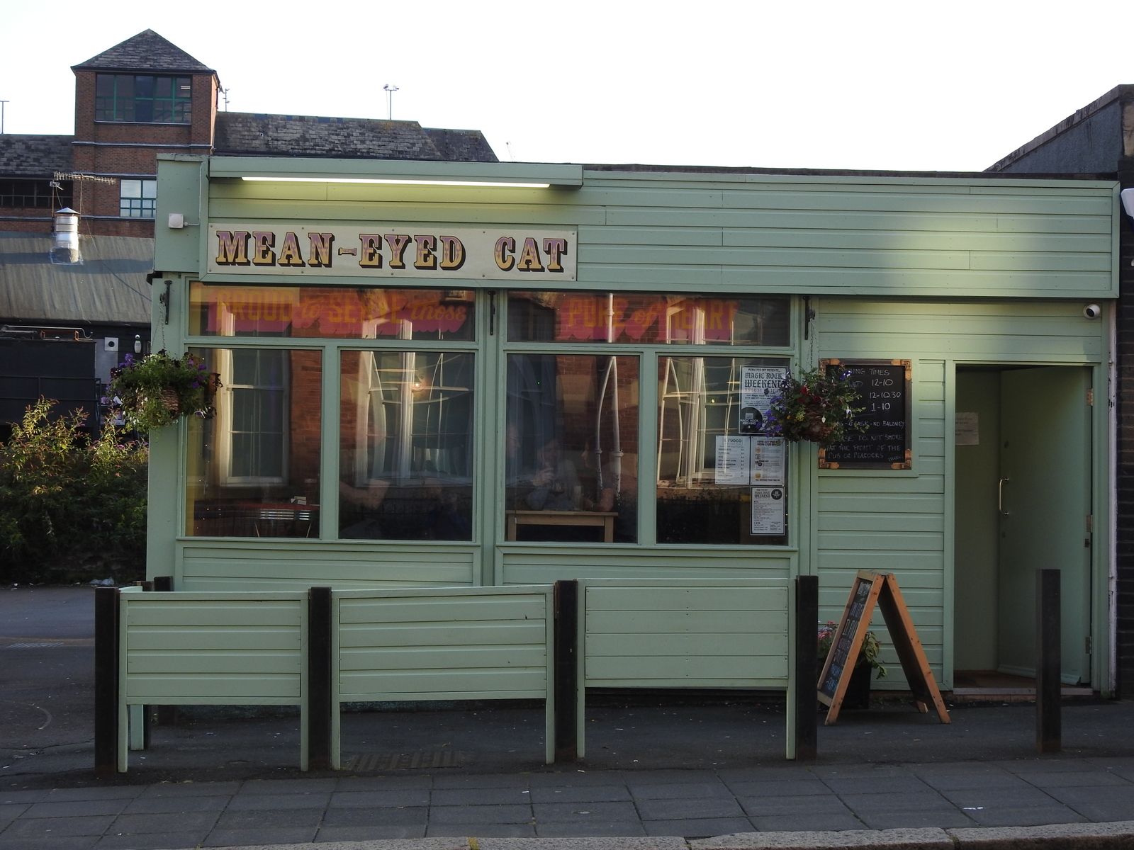 (Pub, External, Sign). Published on 01-01-1970