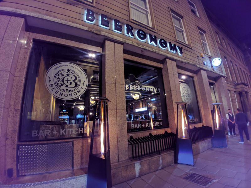 (Pub, External, Sign). Published on 01-01-1970