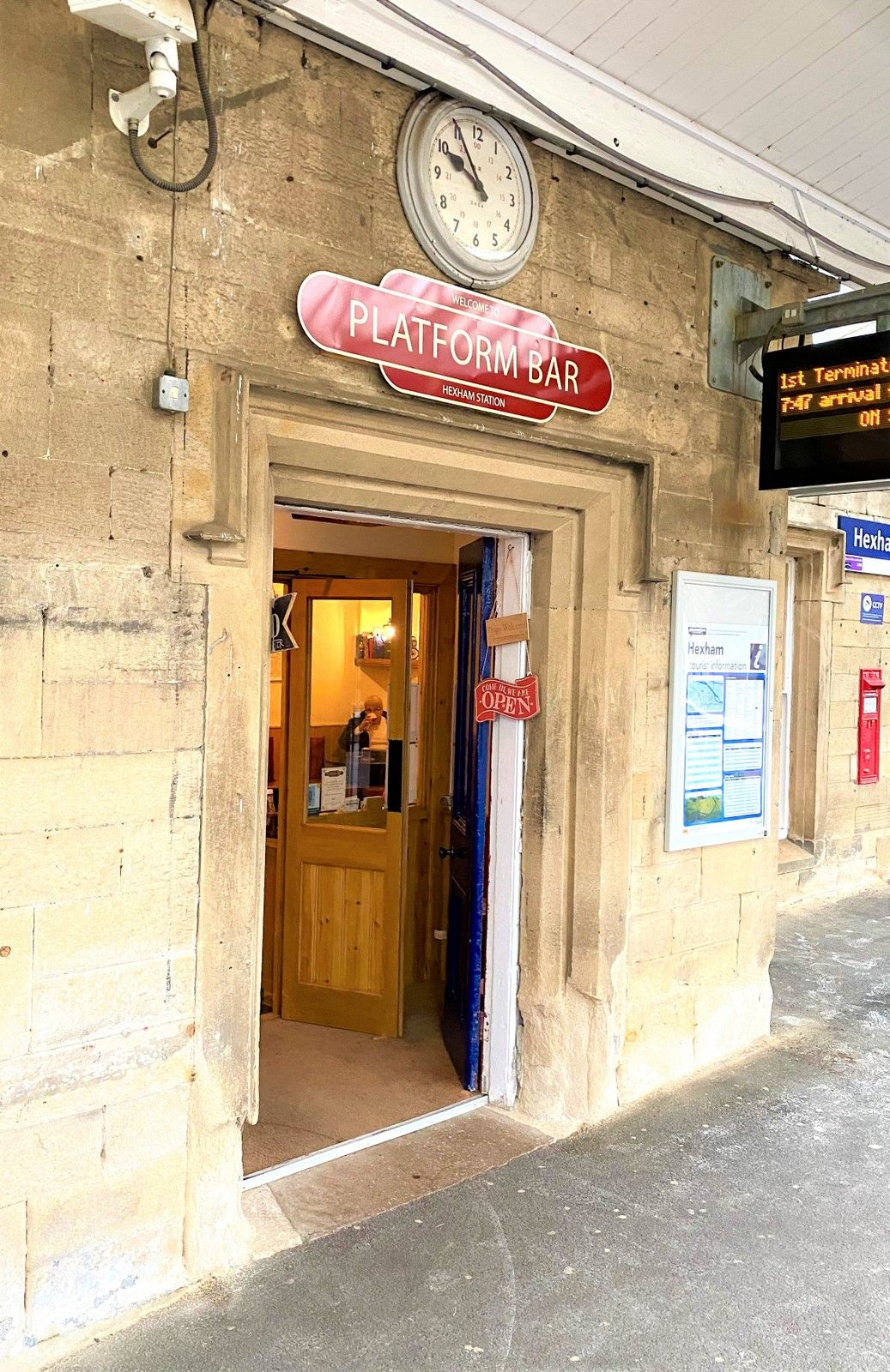(Pub, External, Sign). Published on 01-01-1970
