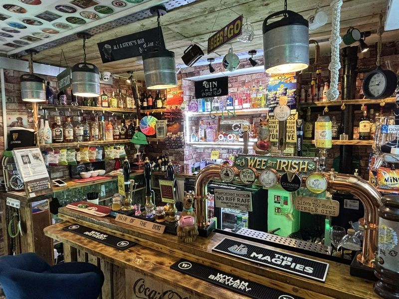 (Pub, Bar). Published on 04-10-2026
