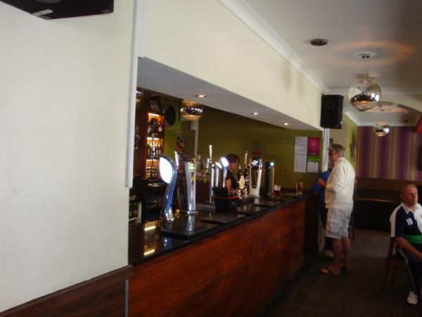 (Pub, Bar). Published on 10-04-2014