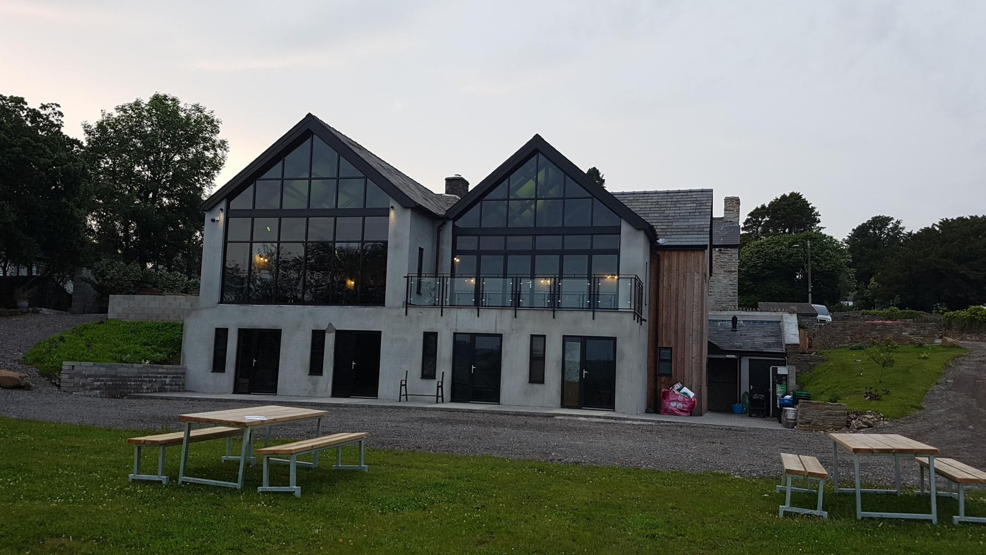 (Pub, Restaurant, Garden). Published on 06-08-2019