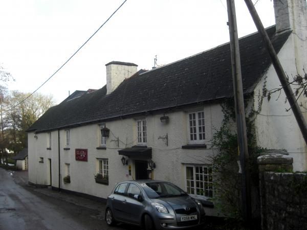Fox and Hounds, Llancarfan. (Pub, External). Published on 31-12-2013