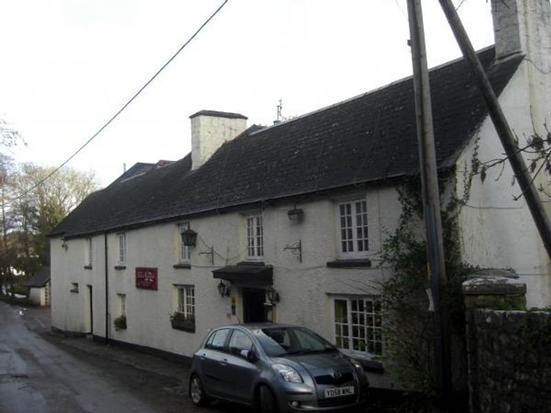 Fox and Hounds, Llancarfan. (Pub, External). Published on 31-12-2013 