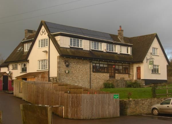 Three Horseshes, Moulton. (Pub, External). Published on 31-12-2013