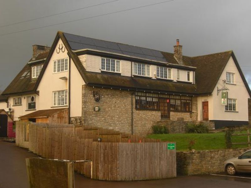 Three Horseshes, Moulton. (Pub, External). Published on 31-12-2013 