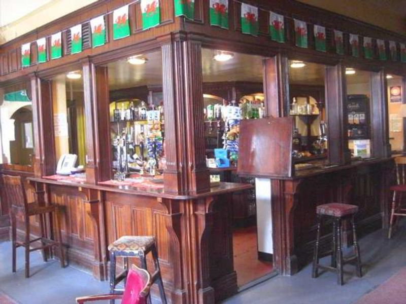 (Pub, Bar). Published on 26-04-2014
