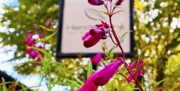 Henderson's Bistro, Aysgarth. (Sign, Key). Published on 02-03-2015