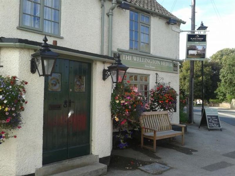 Wellington Heiffer, Anderby Steeple. (Pub, External). Published on 19-10-2013