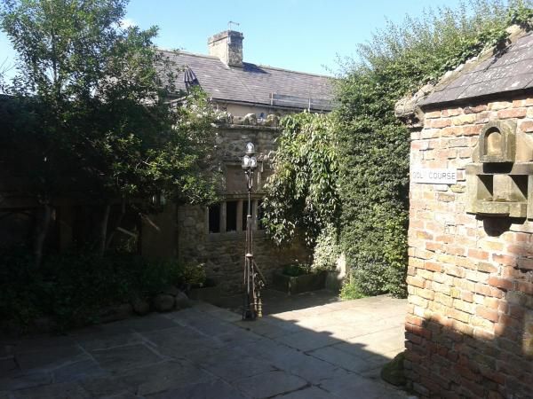 Friar's Head, Akebar Park. (Pub, External). Published on 19-06-2014
