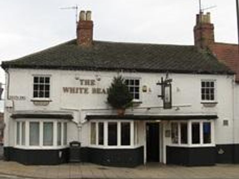 White Bear, Bedale. (Pub, External). Published on 23-12-2013