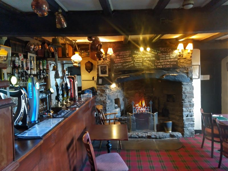 (Pub, Bar). Published on 27-03-2022
