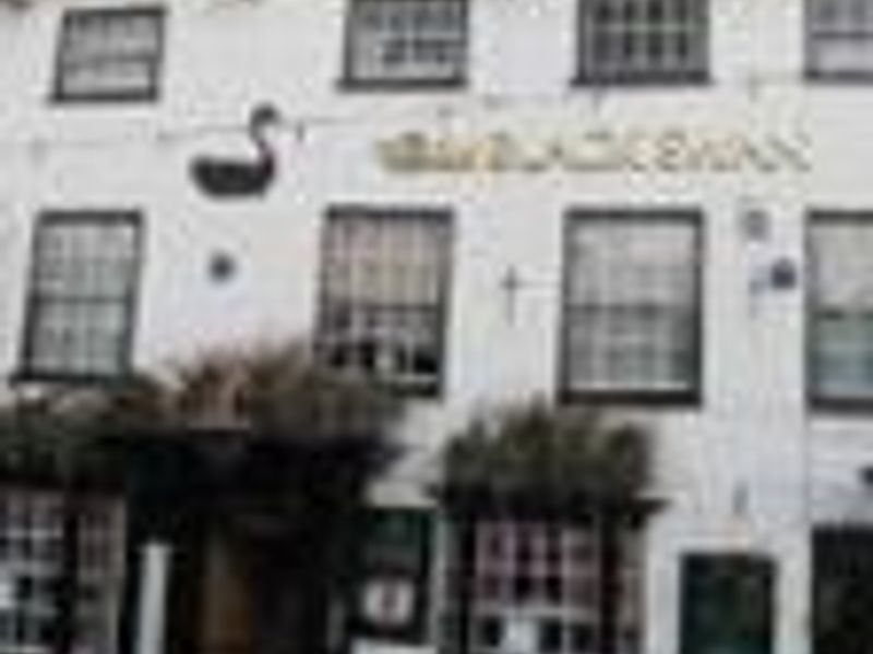 Old Black Swan, Bedale. (Pub, External). Published on 23-12-2013