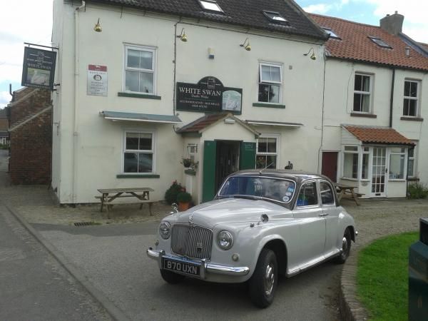 White Swan, Danby wiske. (Pub, External). Published on 18-10-2013