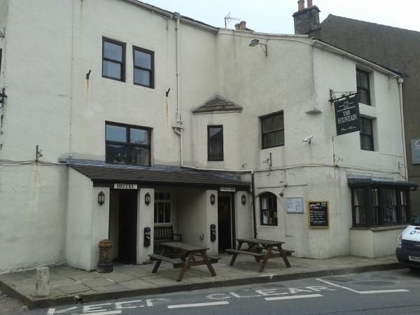 Fountain Inn, Hawes. (Pub, External). Published on 06-07-2014