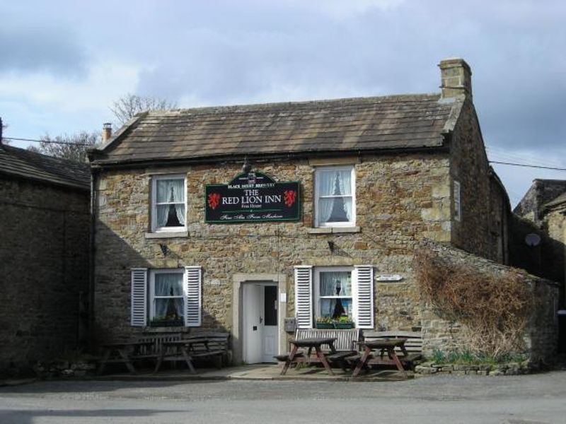 Red Lion, Langthwaite. (Pub, External). Published on 26-11-2013