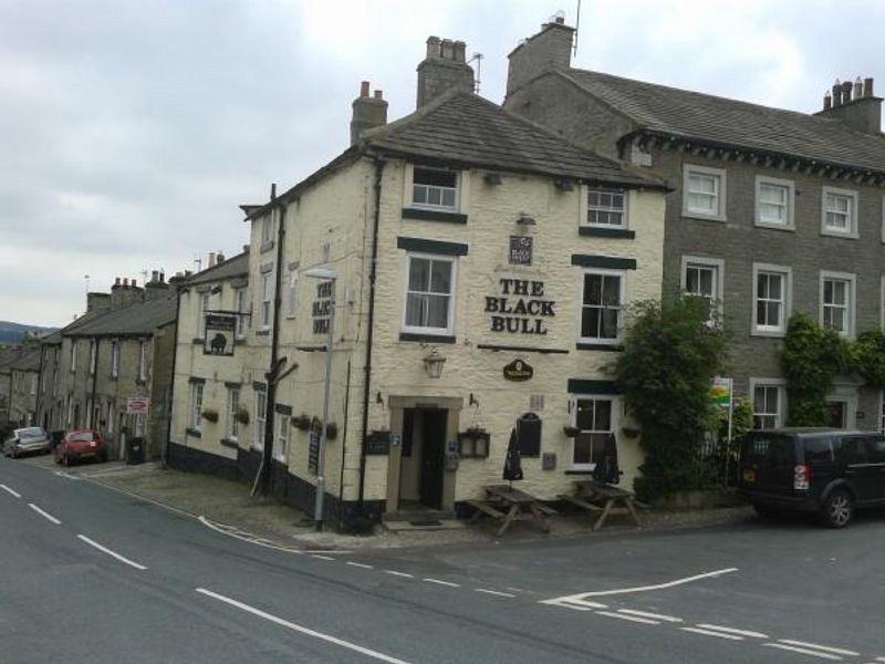 Black Bull, Middleham. (Pub, External). Published on 18-10-2013